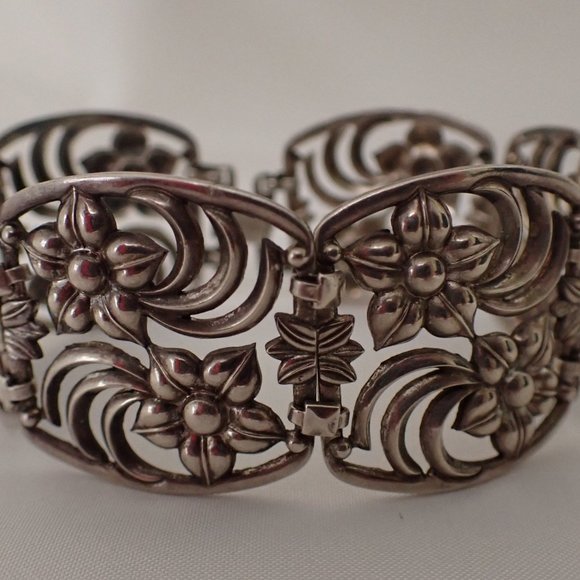 W.E.Richards  Jewelry  Vintage We Richardsusa Floral Panel 925 Silver 